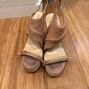 Galton heritage wooden wedge Brown with gold zipper